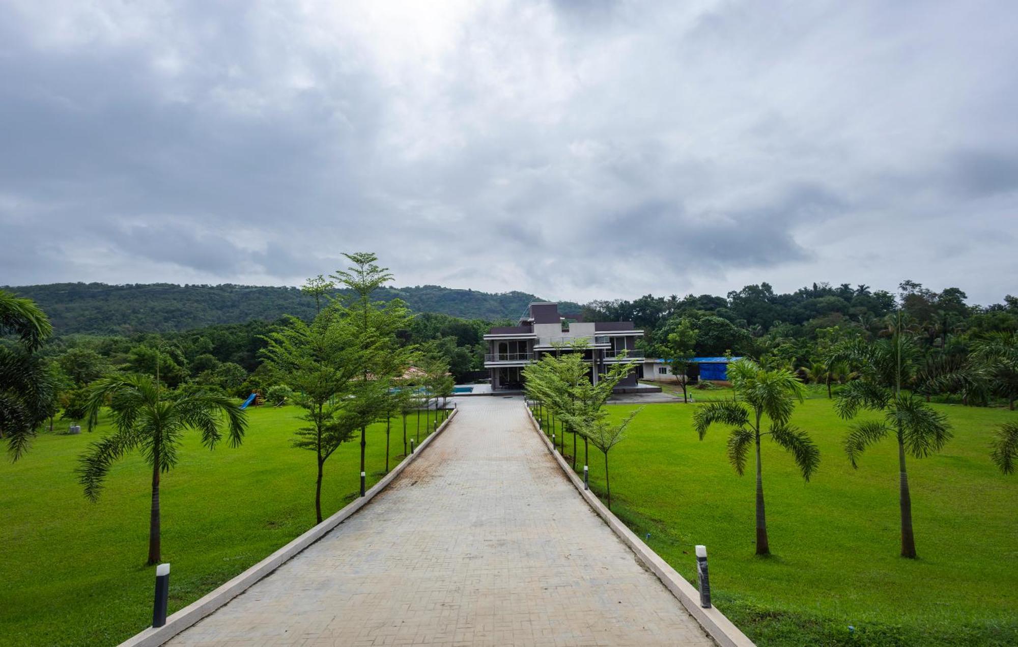 Stayscape Shreeji Farms 4Bhk Karjat Bagian luar foto