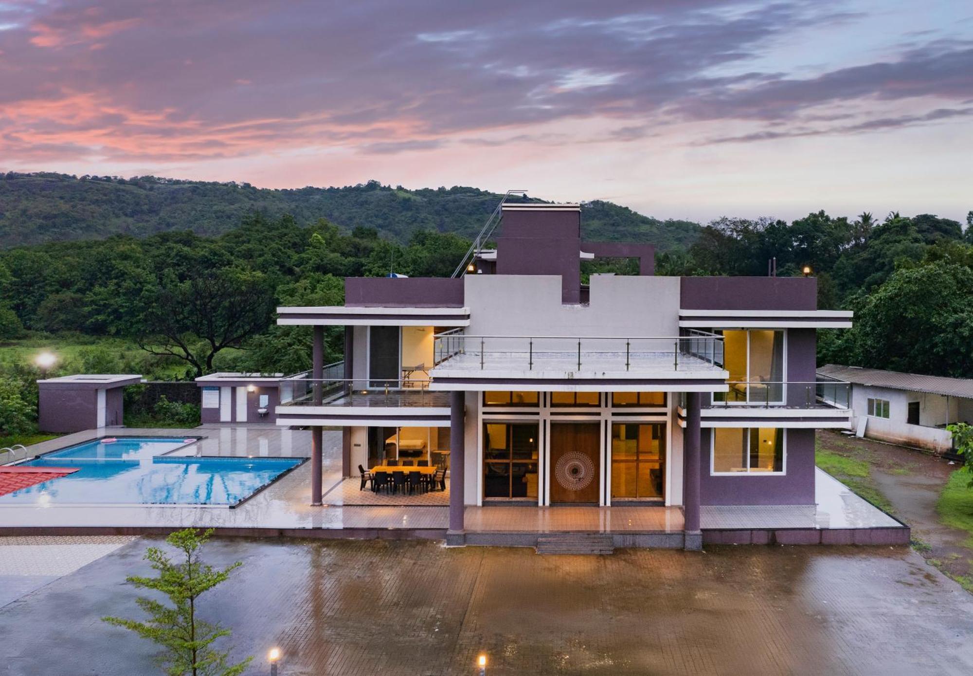 Stayscape Shreeji Farms 4Bhk Karjat Bagian luar foto
