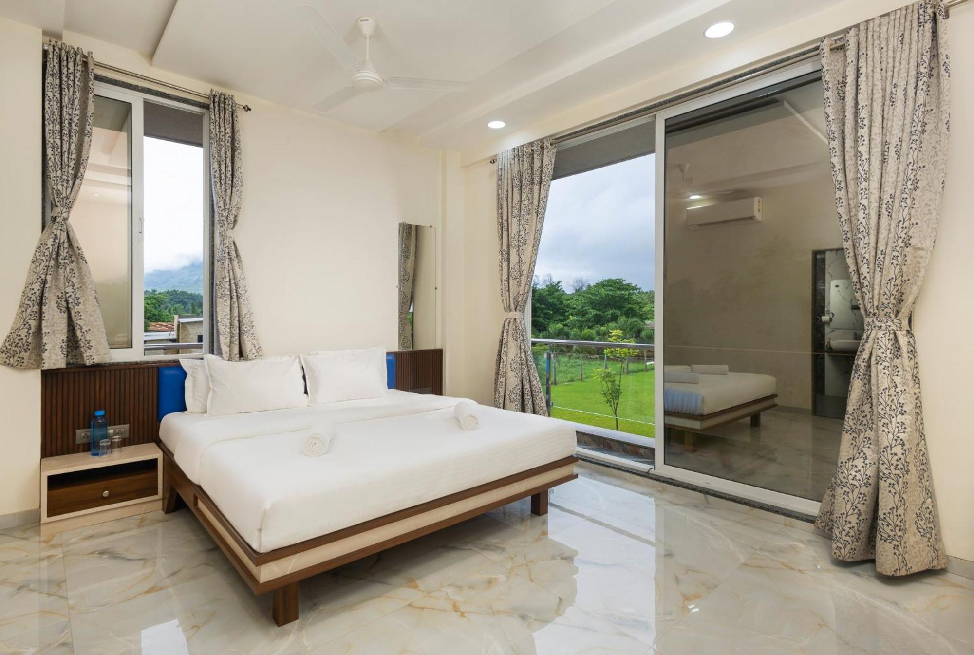 Stayscape Shreeji Farms 4Bhk Karjat Bagian luar foto